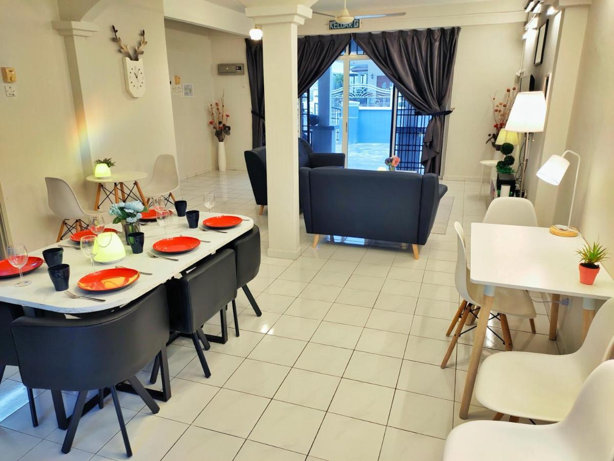 Semi-Detached, Up To 21 Pax, 4 Bedrooms, 3 Bathrooms, 4 Car Parks By Star Home Bayan Lepas Exterior photo