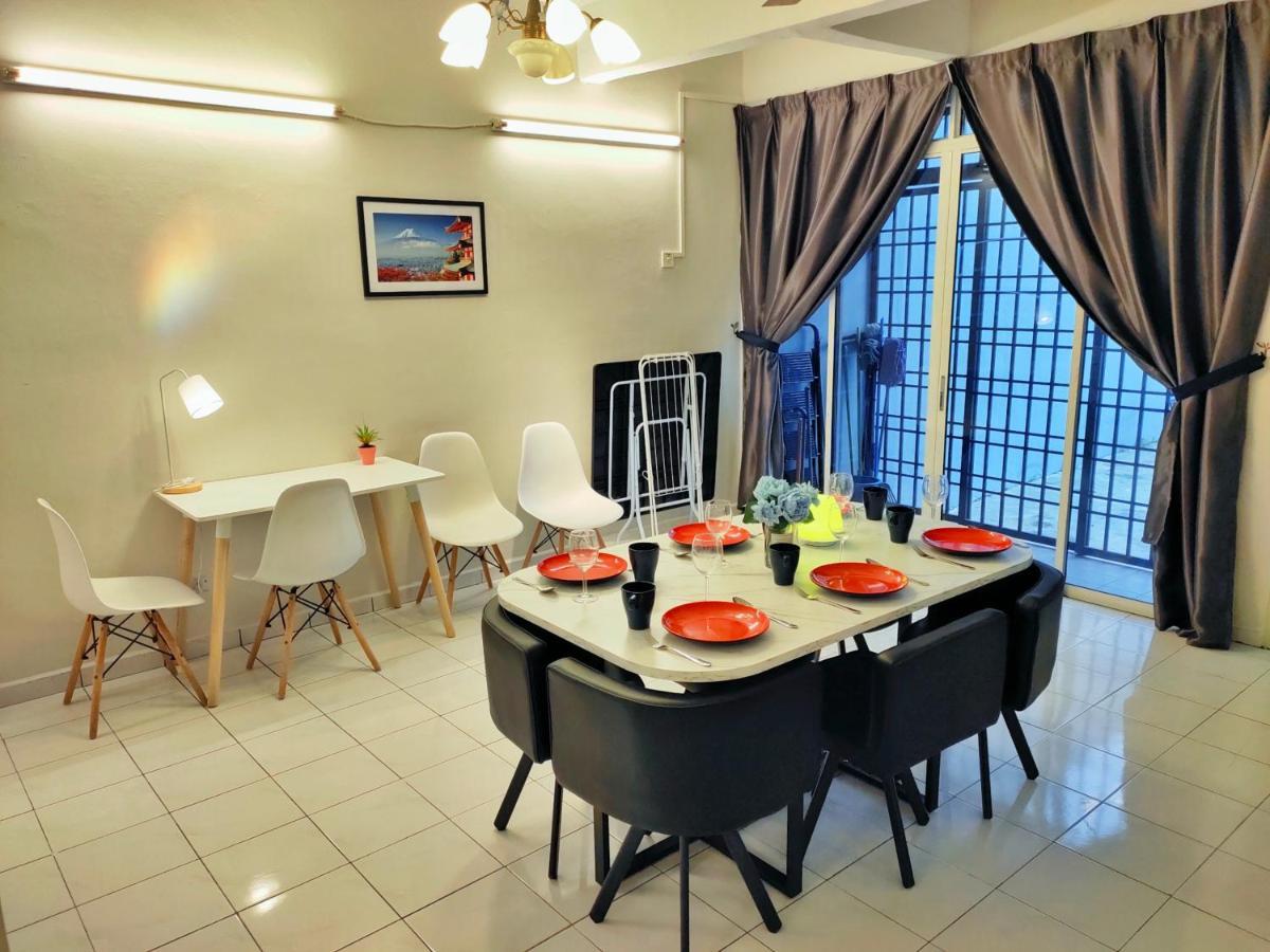 Semi-Detached, Up To 21 Pax, 4 Bedrooms, 3 Bathrooms, 4 Car Parks By Star Home Bayan Lepas Exterior photo