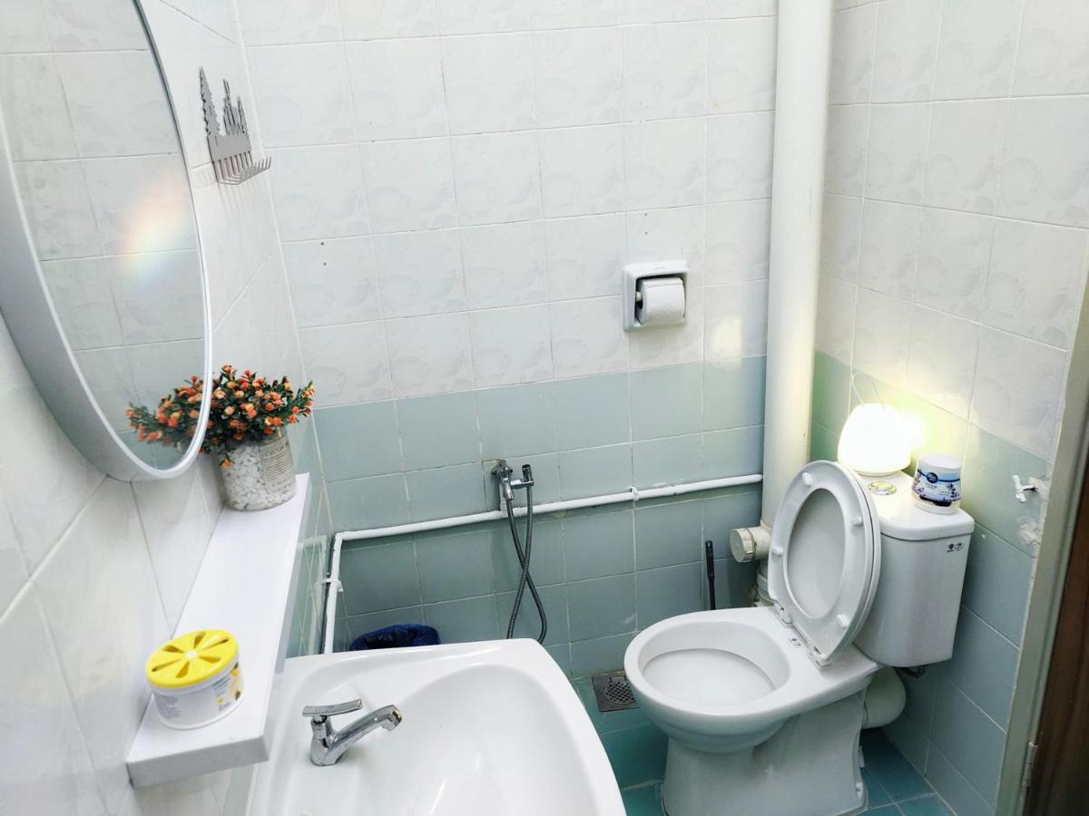 Semi-Detached, Up To 21 Pax, 4 Bedrooms, 3 Bathrooms, 4 Car Parks By Star Home Bayan Lepas Exterior photo